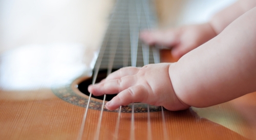 L'Hora Menuda: Estimulació musical amb els més petits